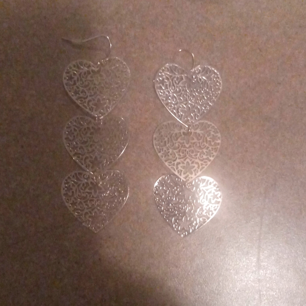 Drop heart earrings
